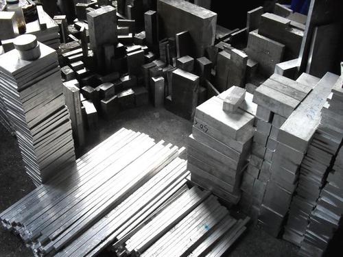 Solid aluminum bar for automobiles