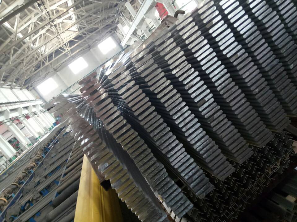 Anodized aluminum tubular busbar